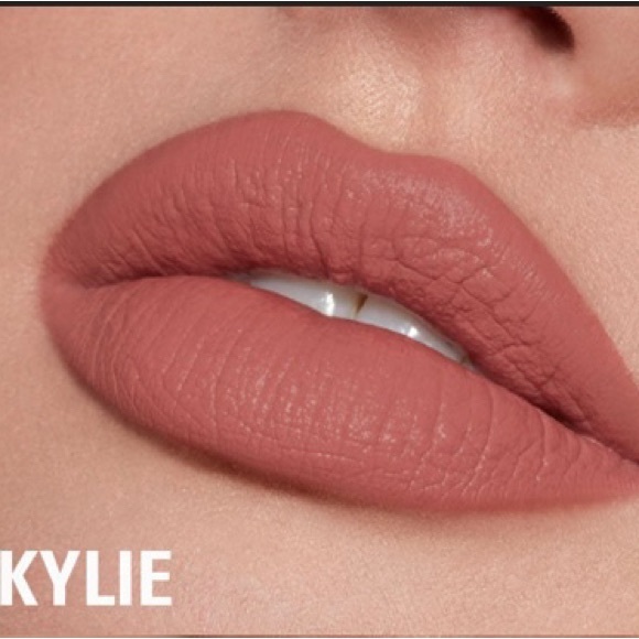 Kylie Lip Kit- 808 KYLIE-Matte - Picture 4 of 4